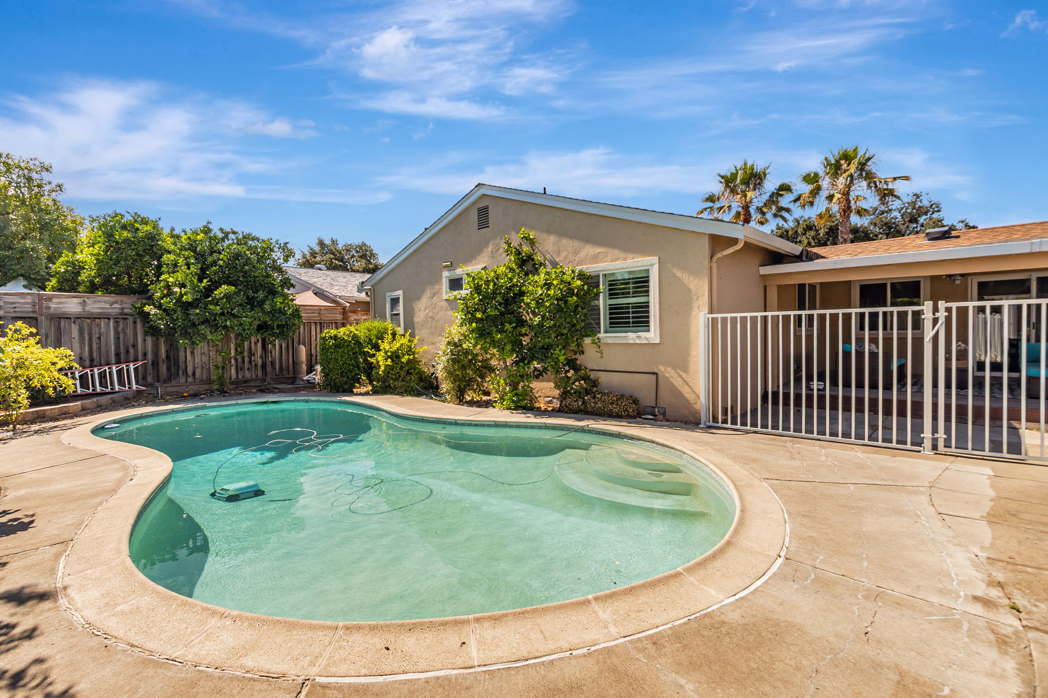 040_482 Calero Ave 