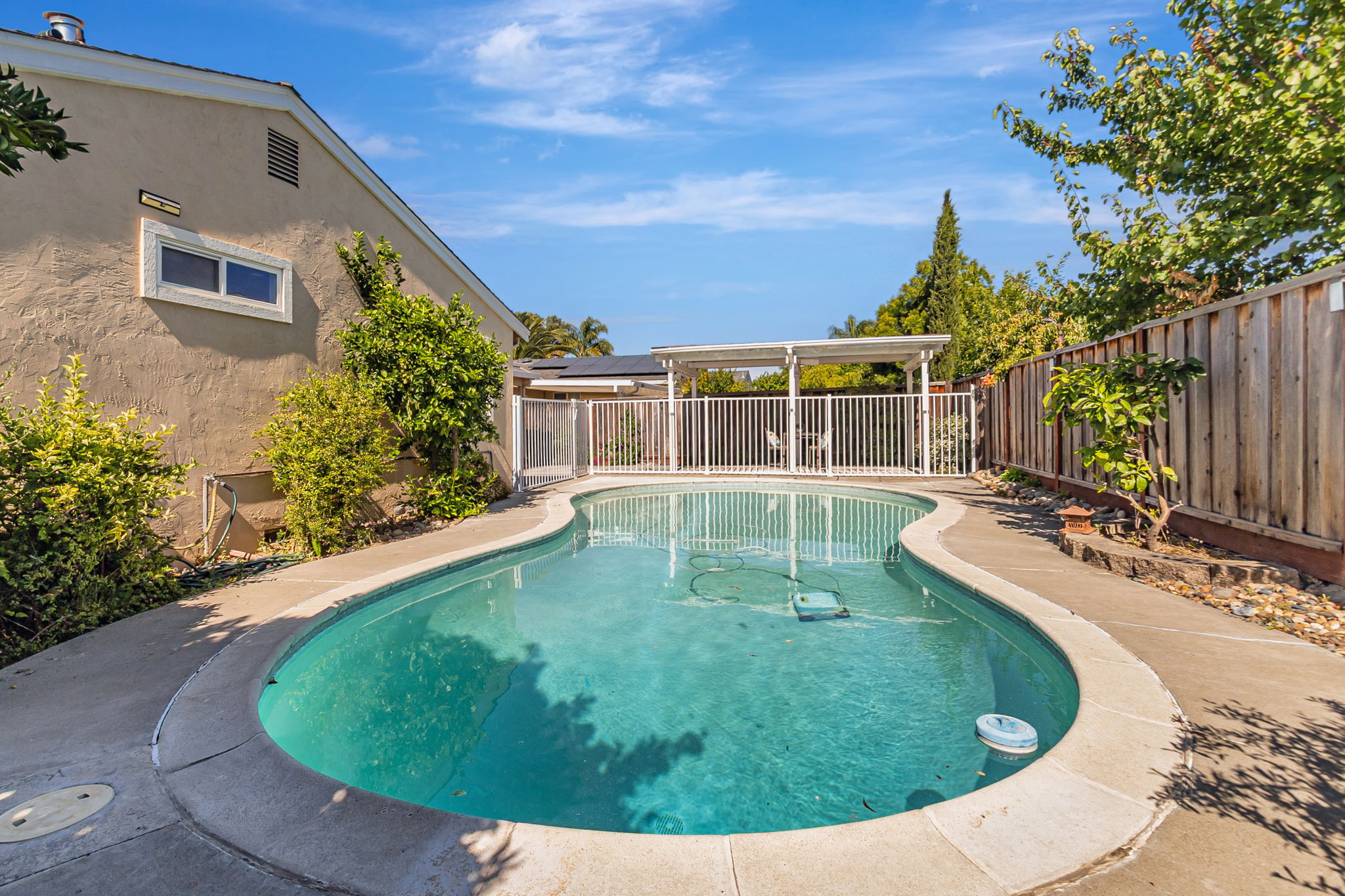 041_482 Calero Ave 
