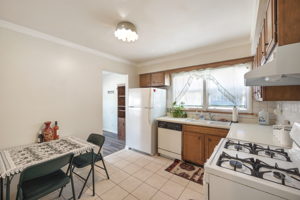 4820 Conrad St, Skokie, IL 60077, USA Photo 5