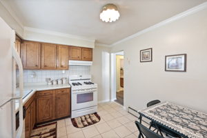 4820 Conrad St, Skokie, IL 60077, USA Photo 6