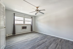 4820 Conrad St, Skokie, IL 60077, USA Photo 7