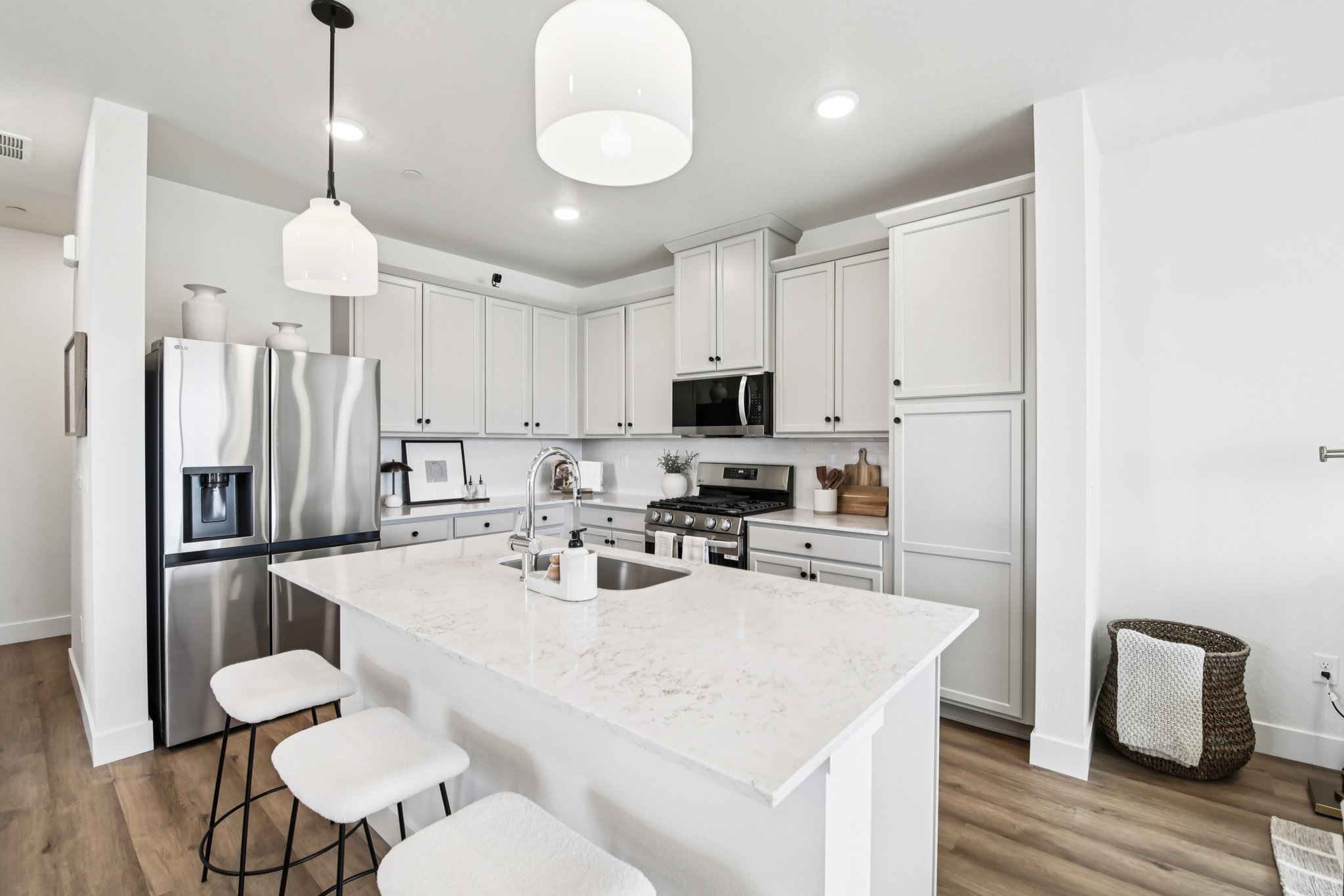 4820 River Roads Dr-S1712-012.jpg