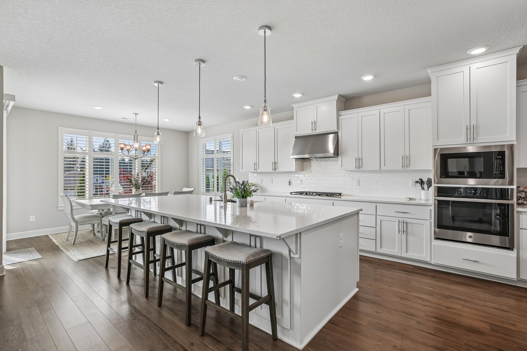 232208 - 4823 S 17th Dr-S0508-015.jpg
