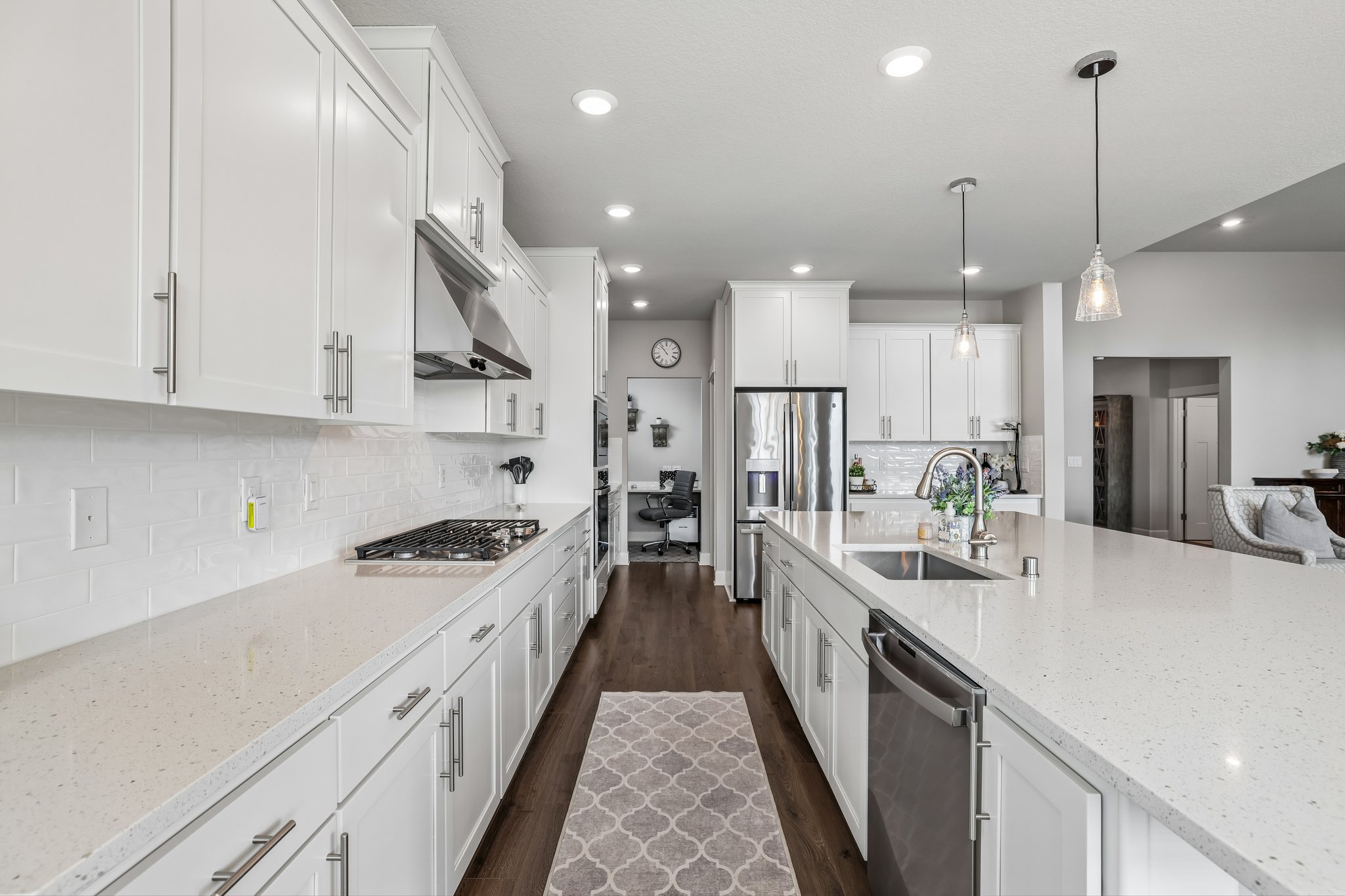 232208 - 4823 S 17th Dr-S0508-022.jpg