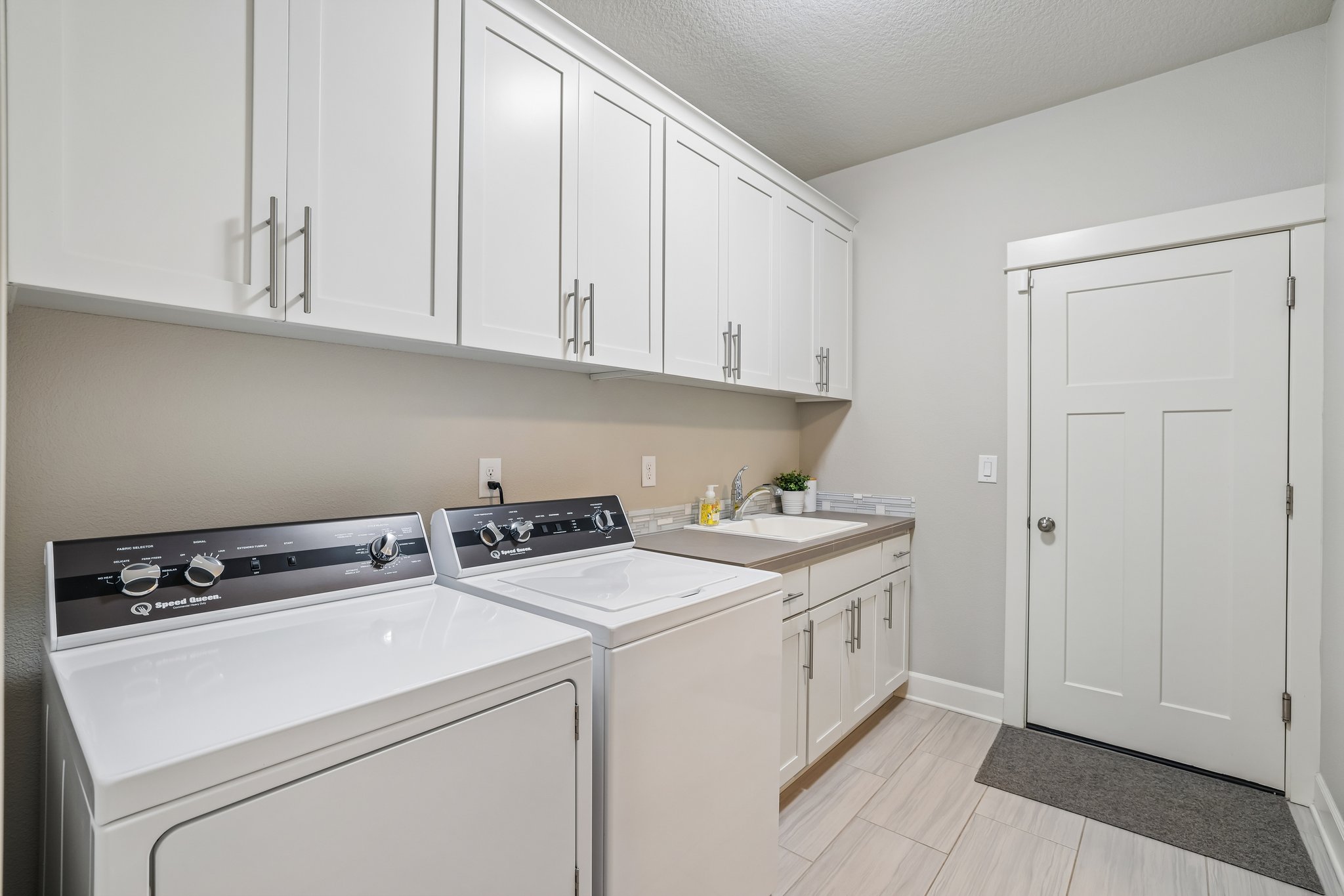 232208 - 4823 S 17th Dr-S0508-034.jpg