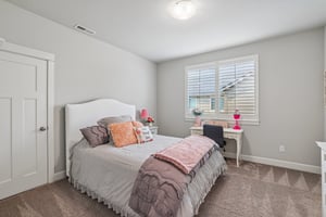 232208 - 4823 S 17th Dr-S0508-025.jpg