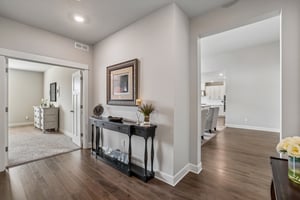 232208 - 4823 S 17th Dr-S0508-037.jpg