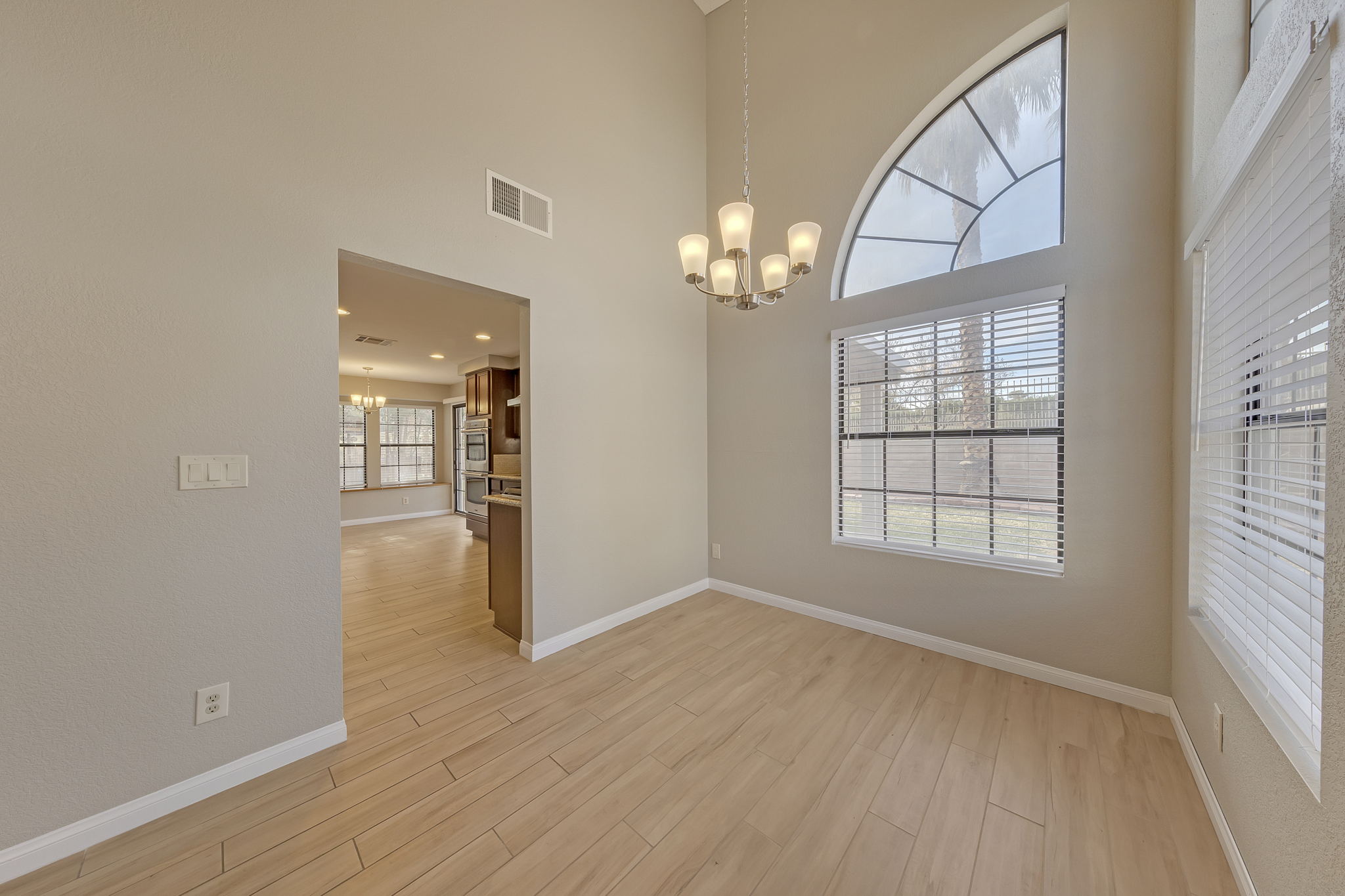 4825 Fiesta Lakes St, Las Vegas, NV 89130, USA Photo 7