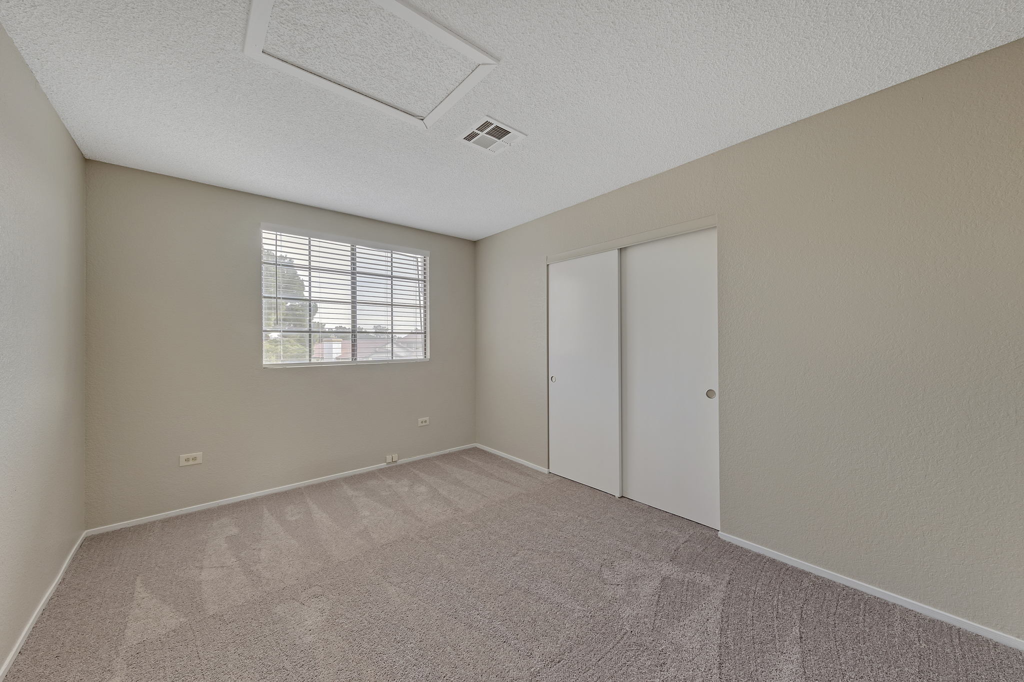 4825 Fiesta Lakes St, Las Vegas, NV 89130, USA Photo 16