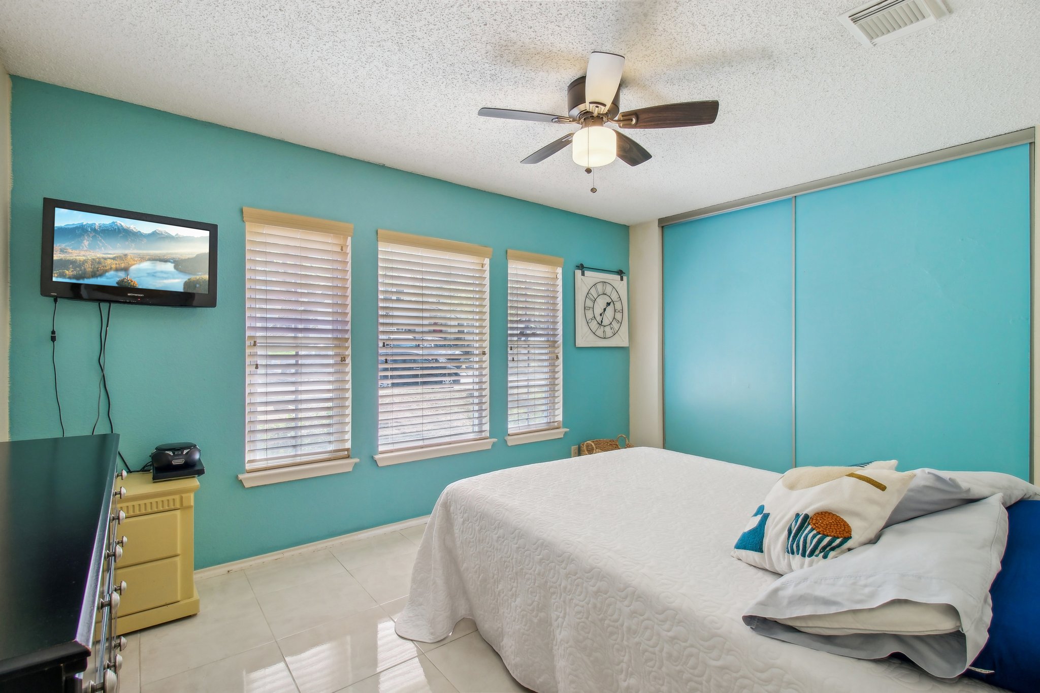 Sunlit Well Dr-019.jpg