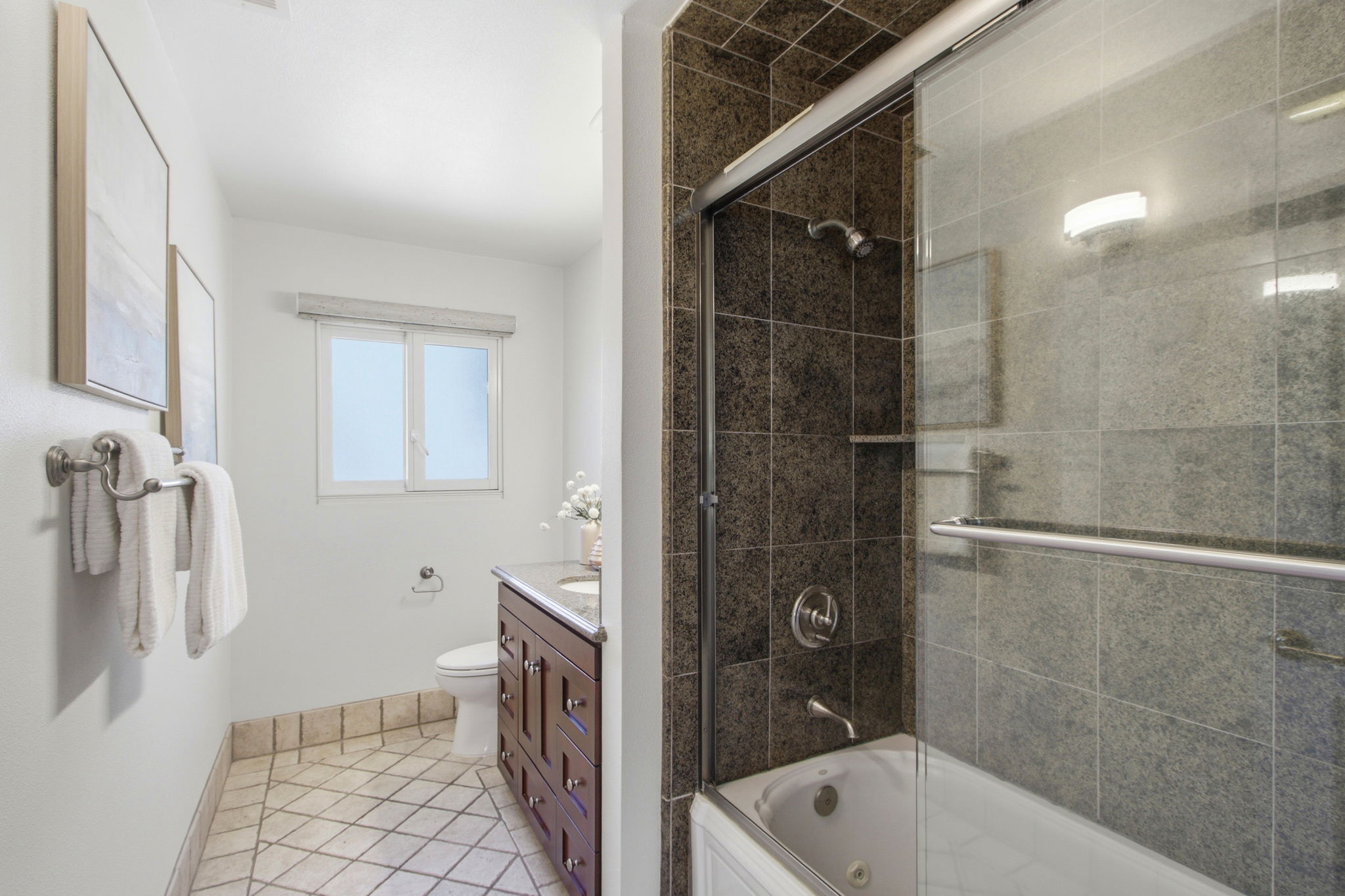 031_F8_4826 Northdale Dr