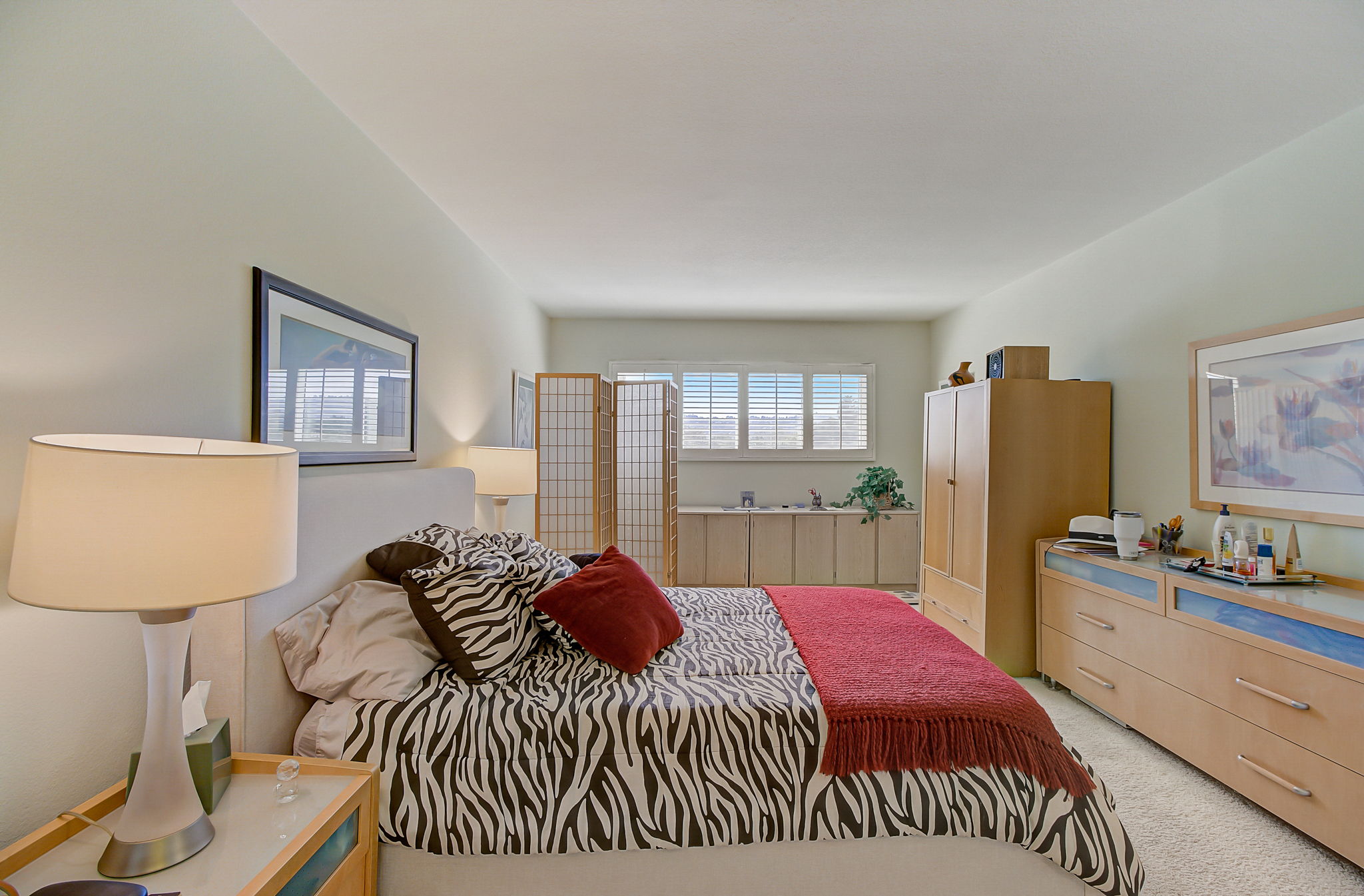 Whitsett Ave 302-020
