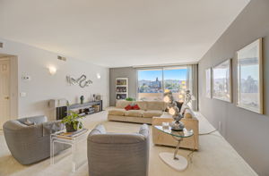 Whitsett Ave 302-004