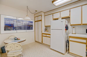 Whitsett Ave 302-009