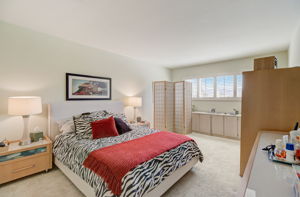 Whitsett Ave 302-021