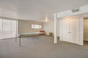 Whitsett Ave 302-023