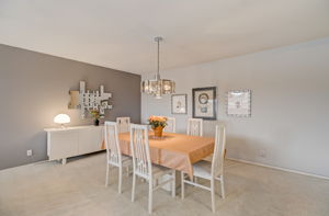 Whitsett Ave 302-011