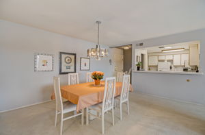 Whitsett Ave 302-013
