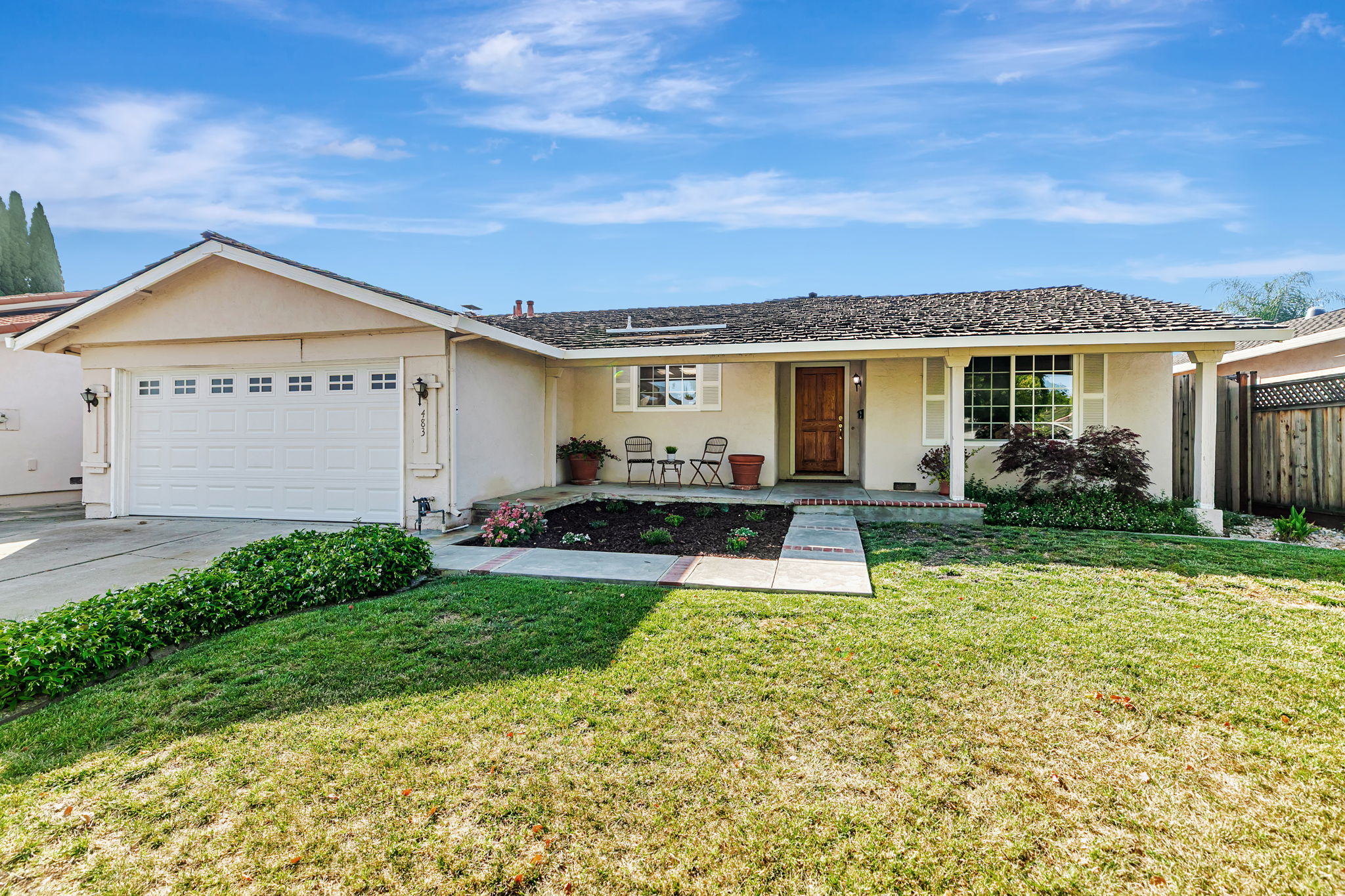 002_483 Churchill Park Dr