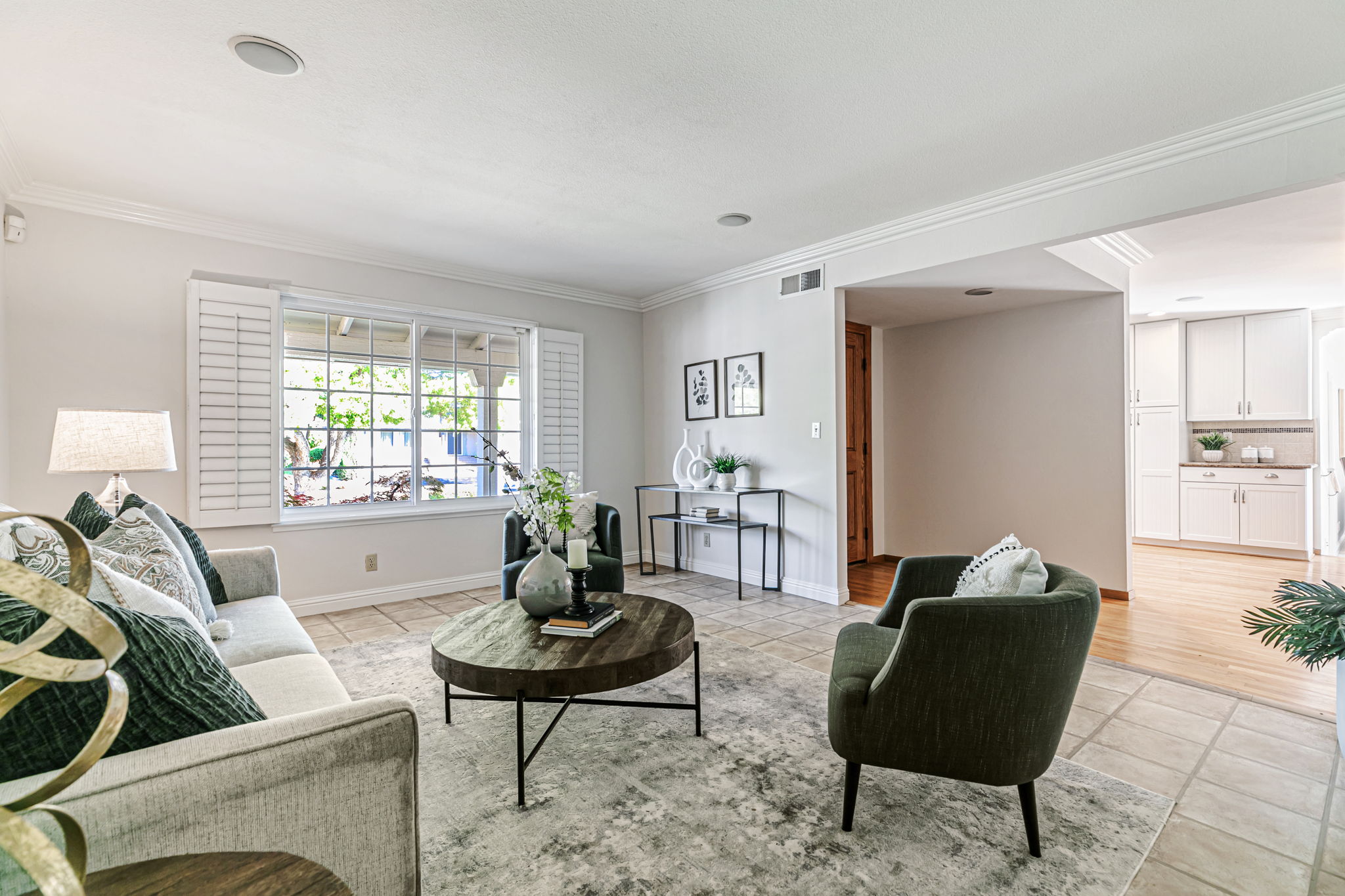 014_483 Churchill Park Dr