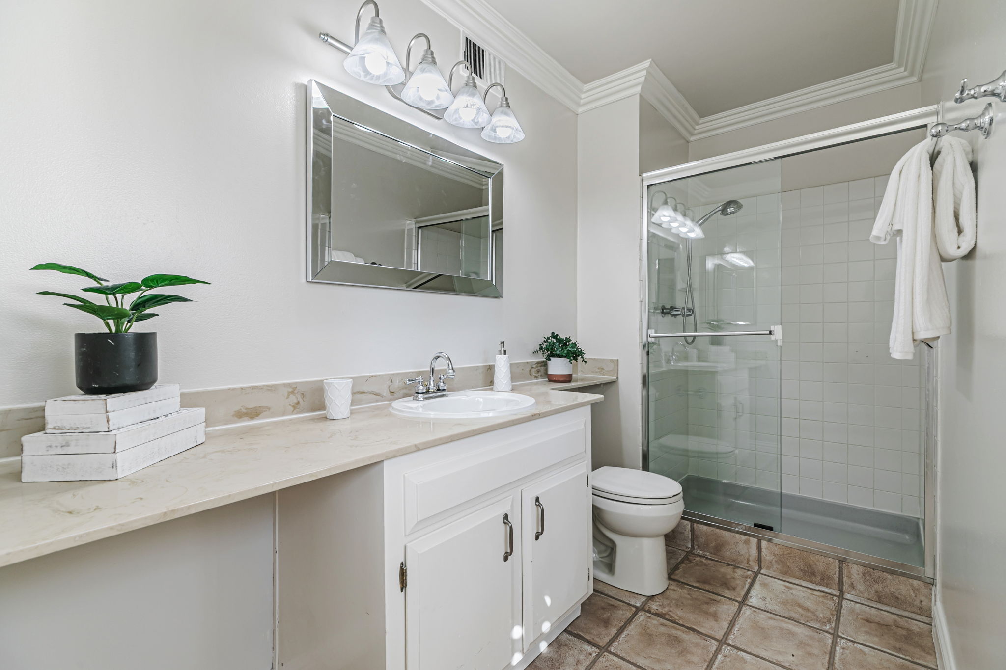 033_483 Churchill Park Dr