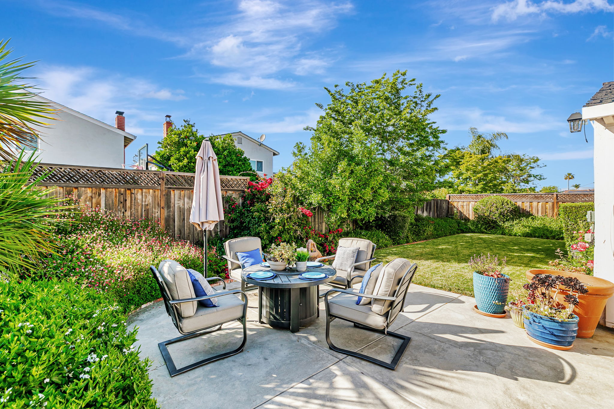 044_483 Churchill Park Dr