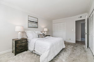 027_483 Churchill Park Dr