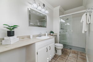 033_483 Churchill Park Dr