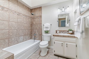 035_483 Churchill Park Dr