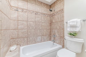 036_483 Churchill Park Dr