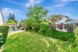 047_483 Churchill Park Dr