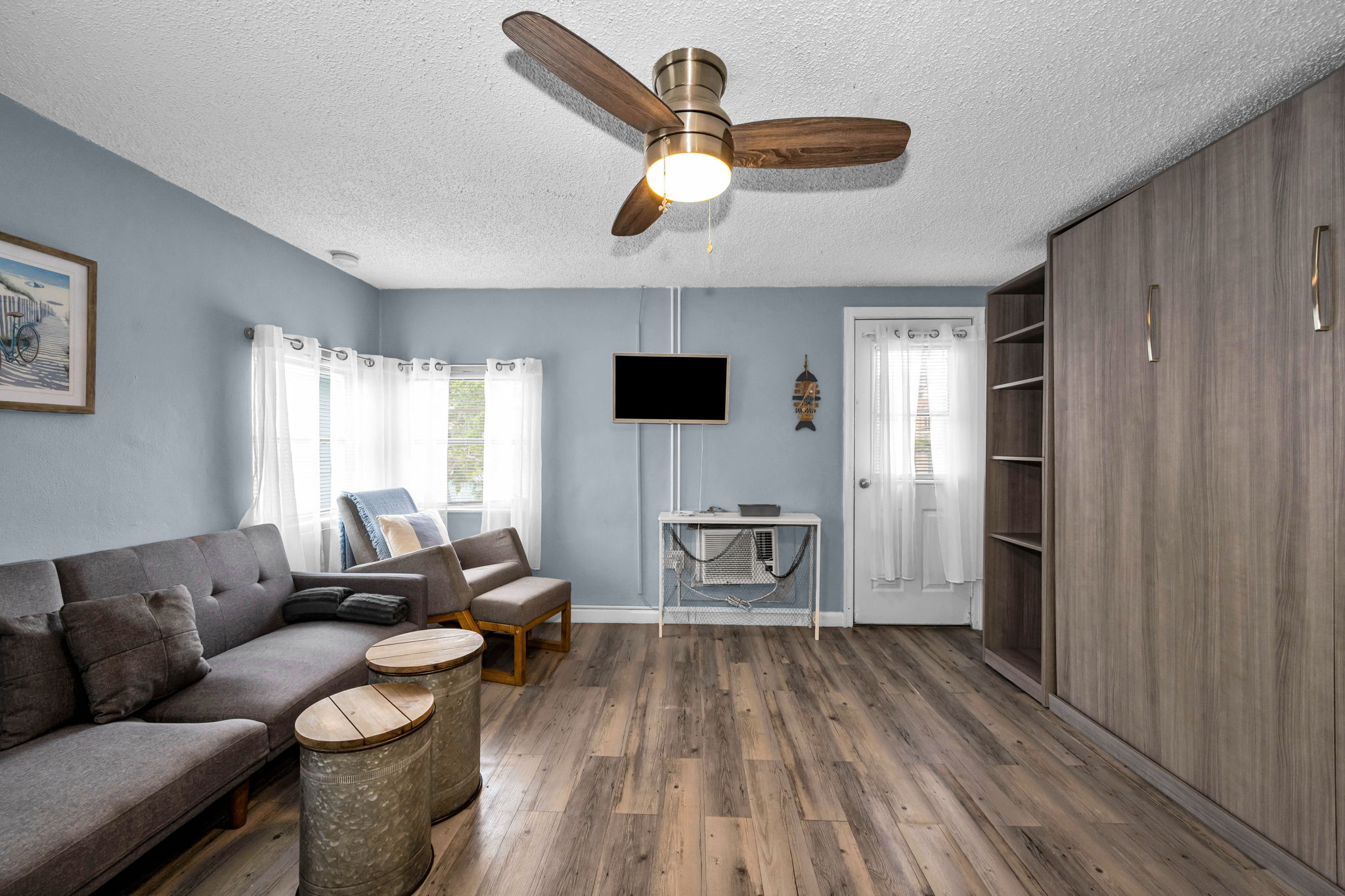 Living Room 4
