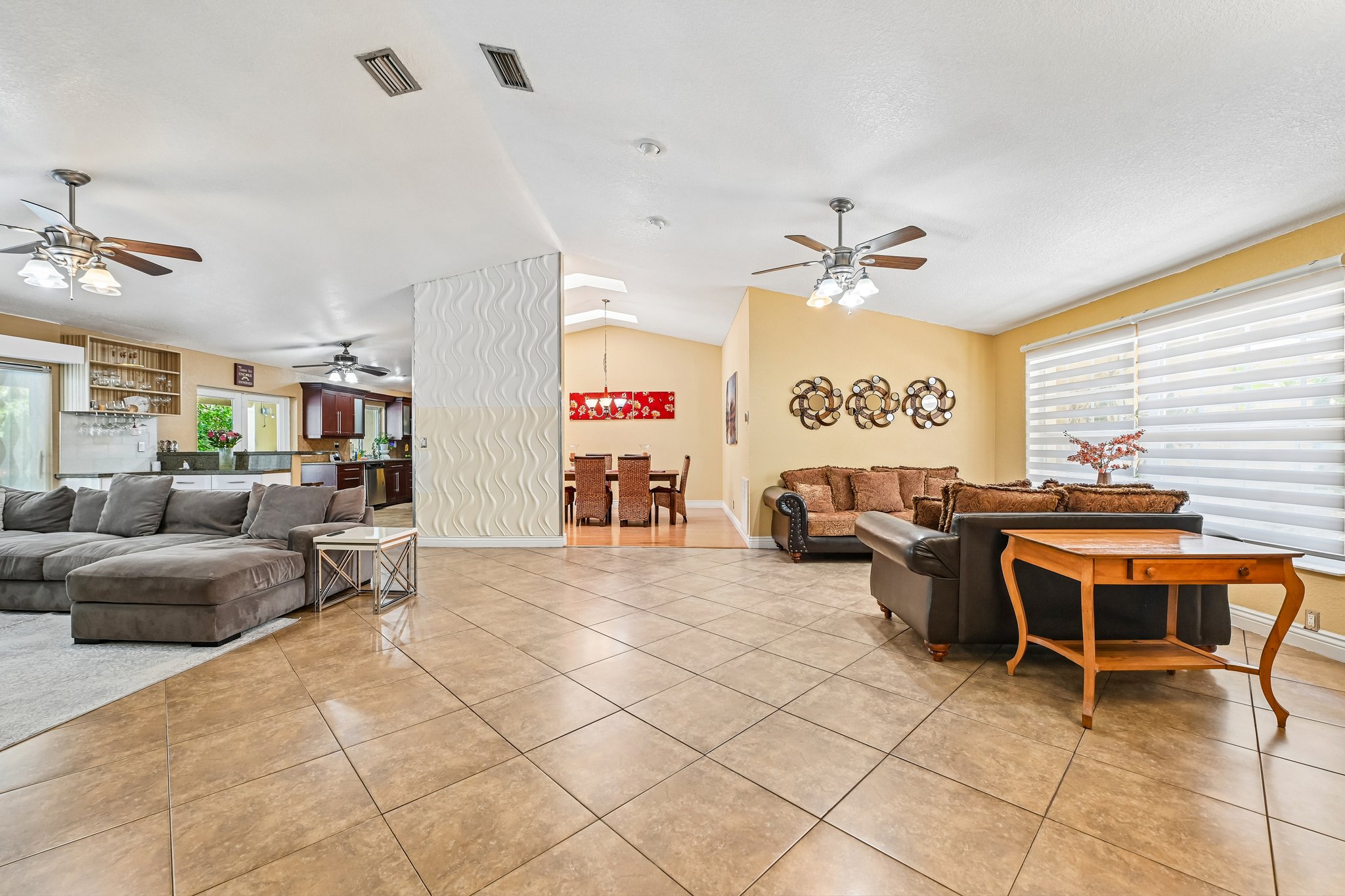 213564 - 483 NW 107th Ave-S1505-006.jpg