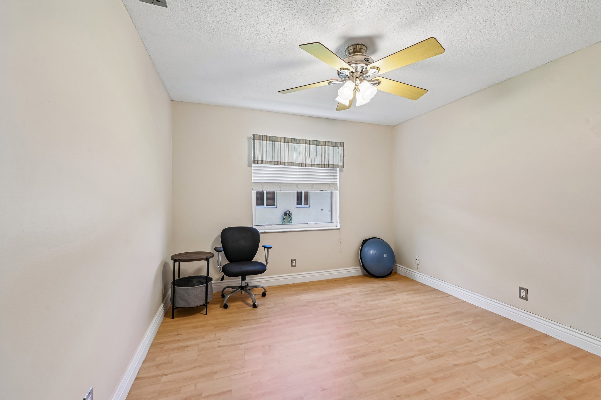 213564 - 483 NW 107th Ave-S1505-023.jpg