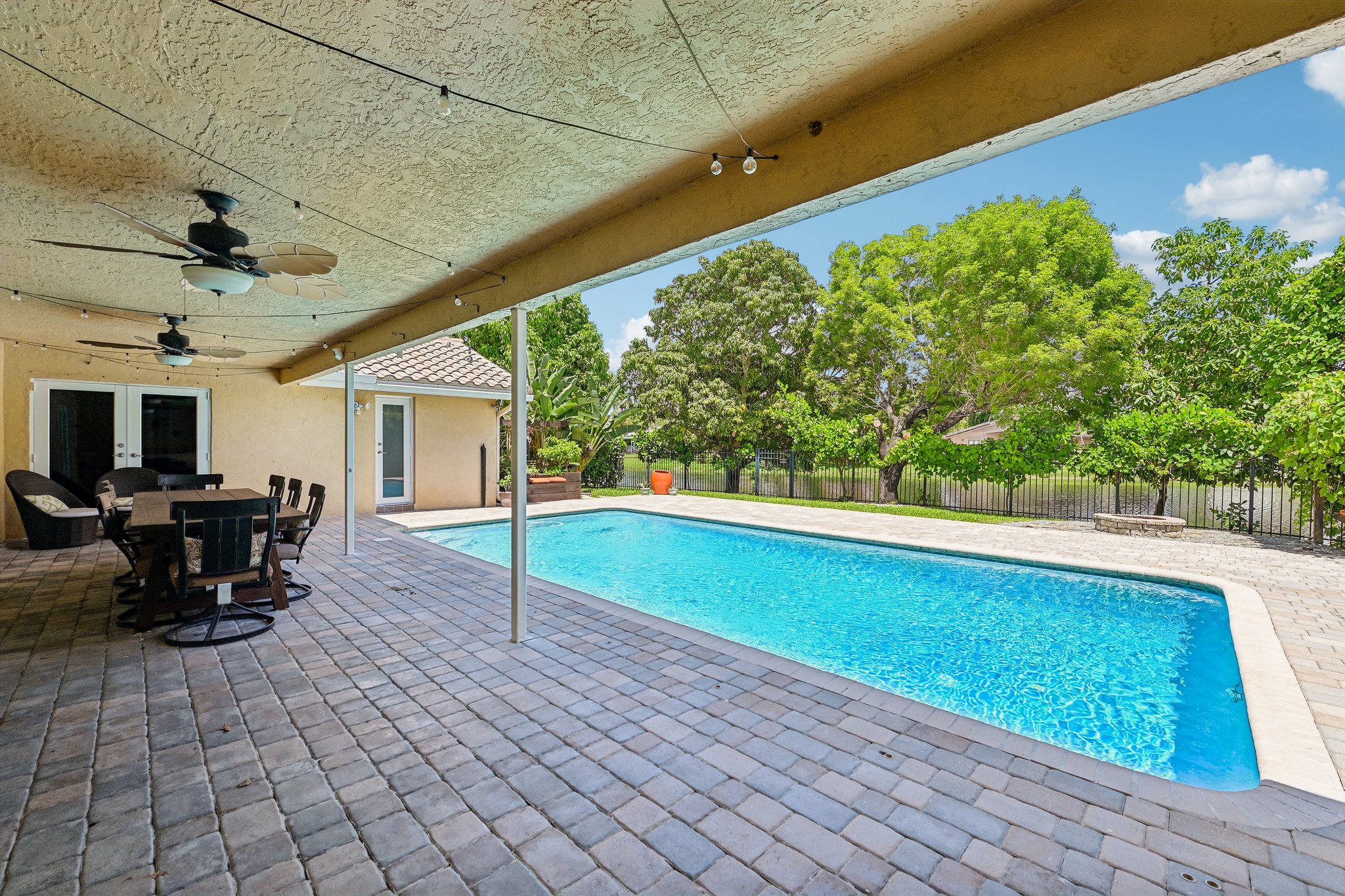 213564 - 483 NW 107th Ave-S1505-036.jpg