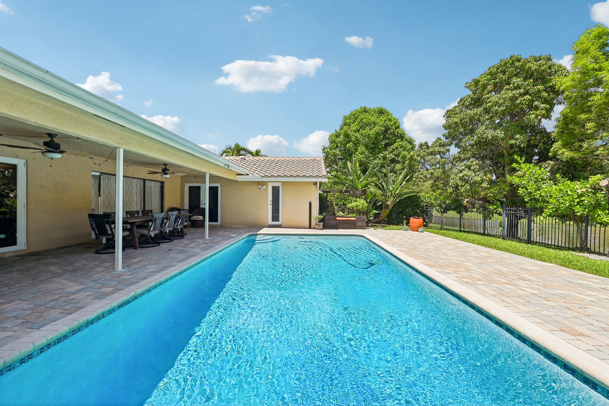213564 - 483 NW 107th Ave-S1505-042.jpg
