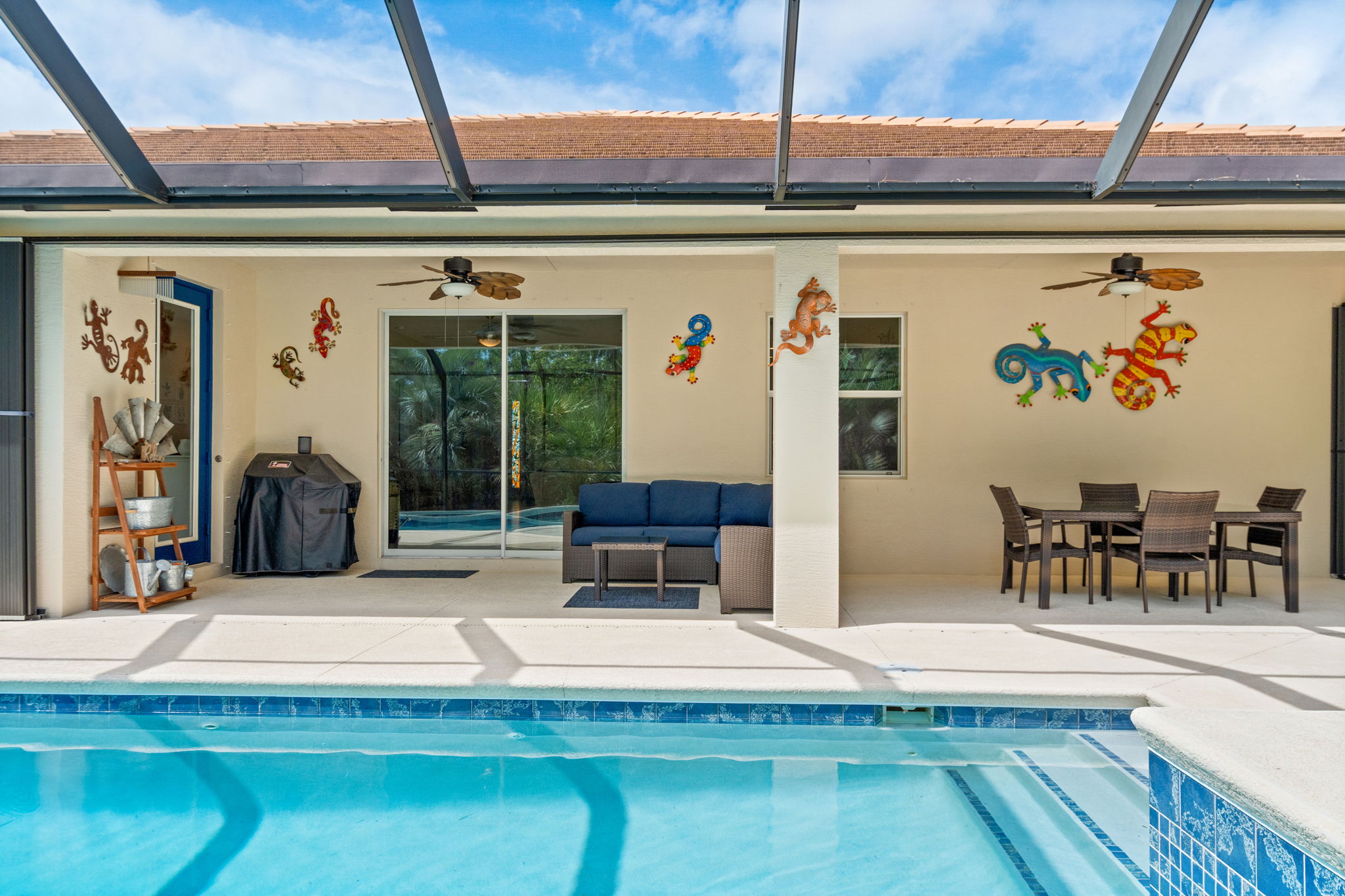 Screen-In Pool & Covered Patio
