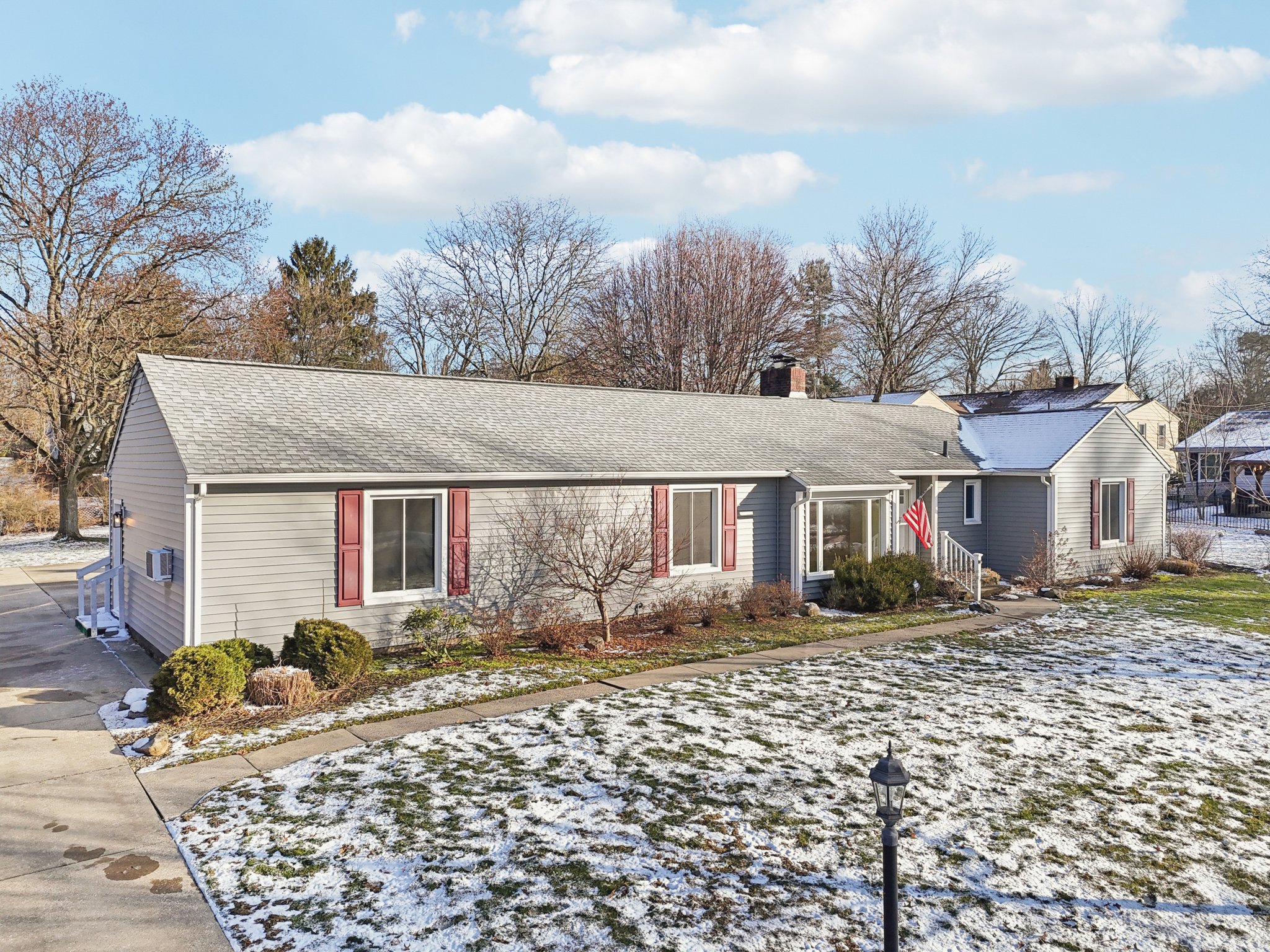 Parkside Dr-S1301-046.jpg