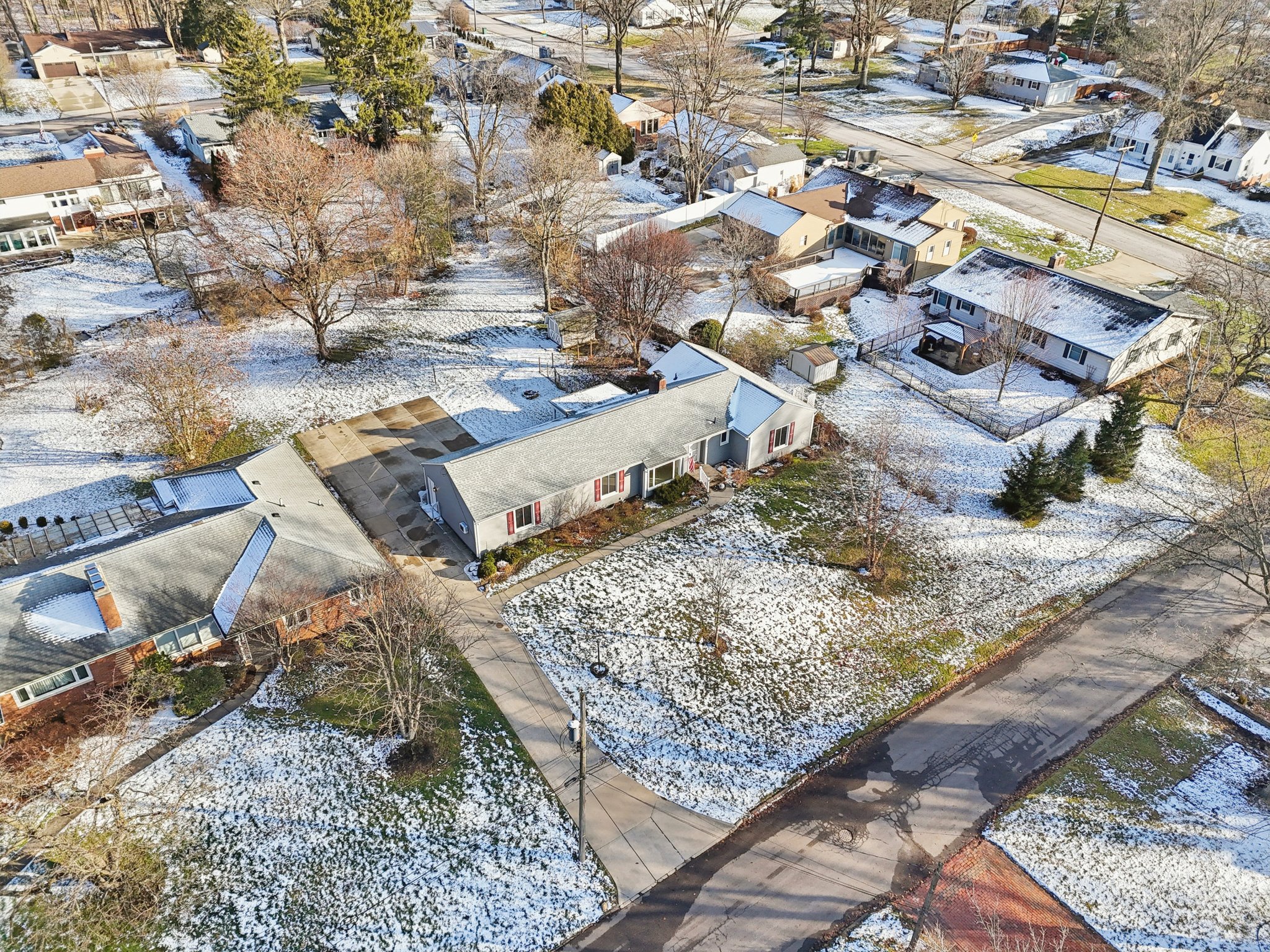 Parkside Dr-S1301-063.jpg