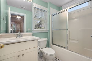 483-Spindrift-BL-BR10-Private-Bath