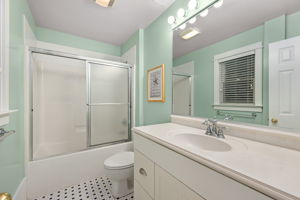 483-Spindrift-BL-BR8-Private-Bath