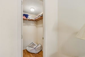 Walk-in Closet