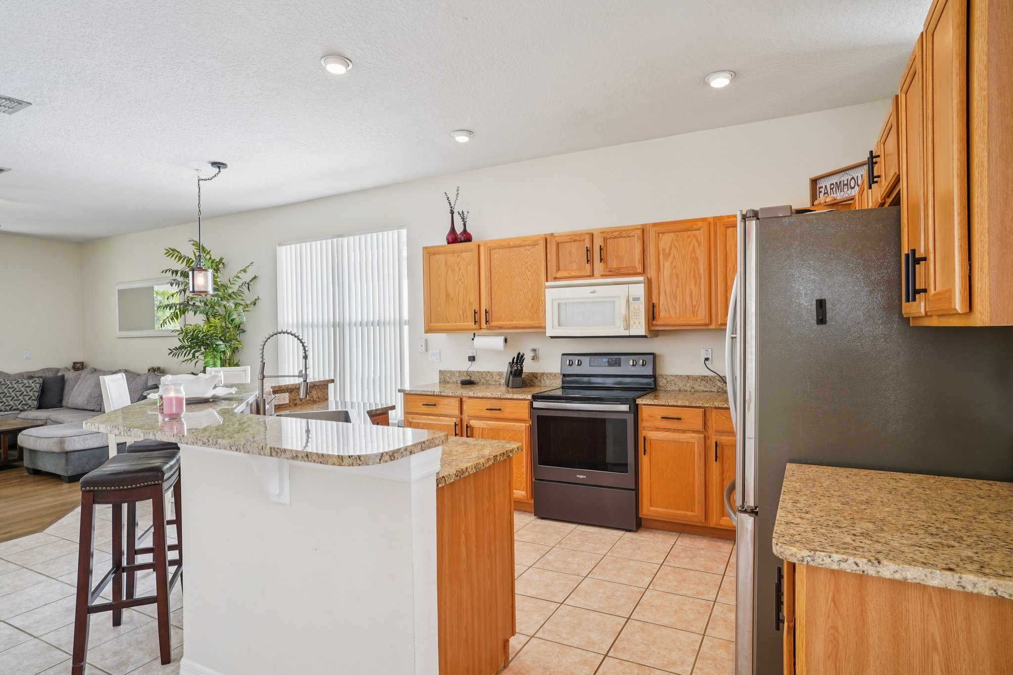 Chalfont Dr-S0807-014.jpg