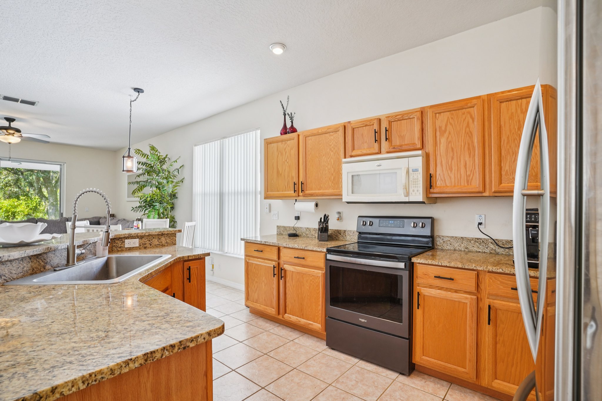 Chalfont Dr-S0807-015.jpg