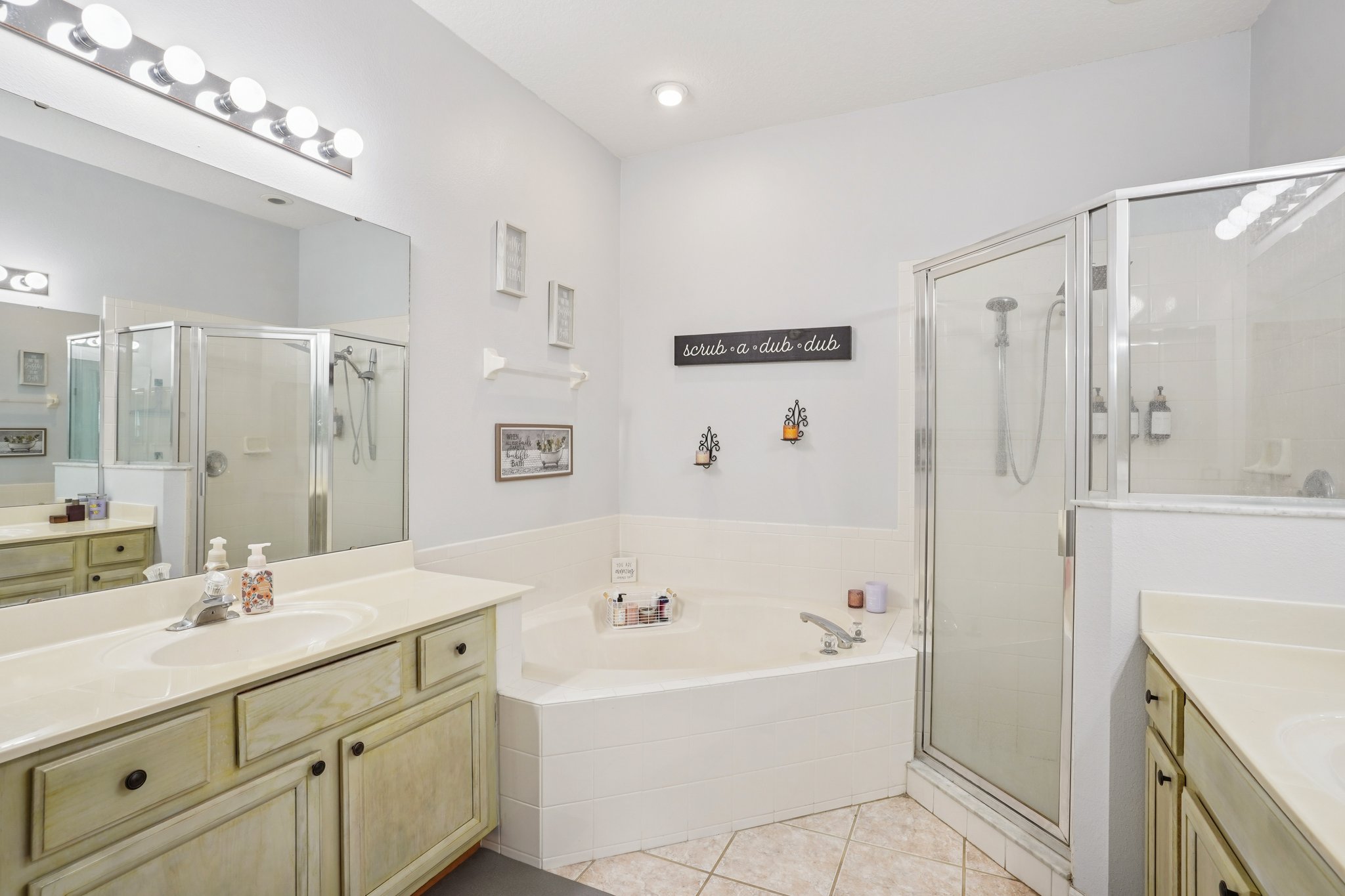 Chalfont Dr-S0807-031.jpg