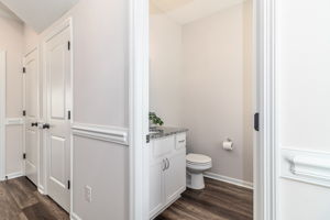Entryway/Powder Room