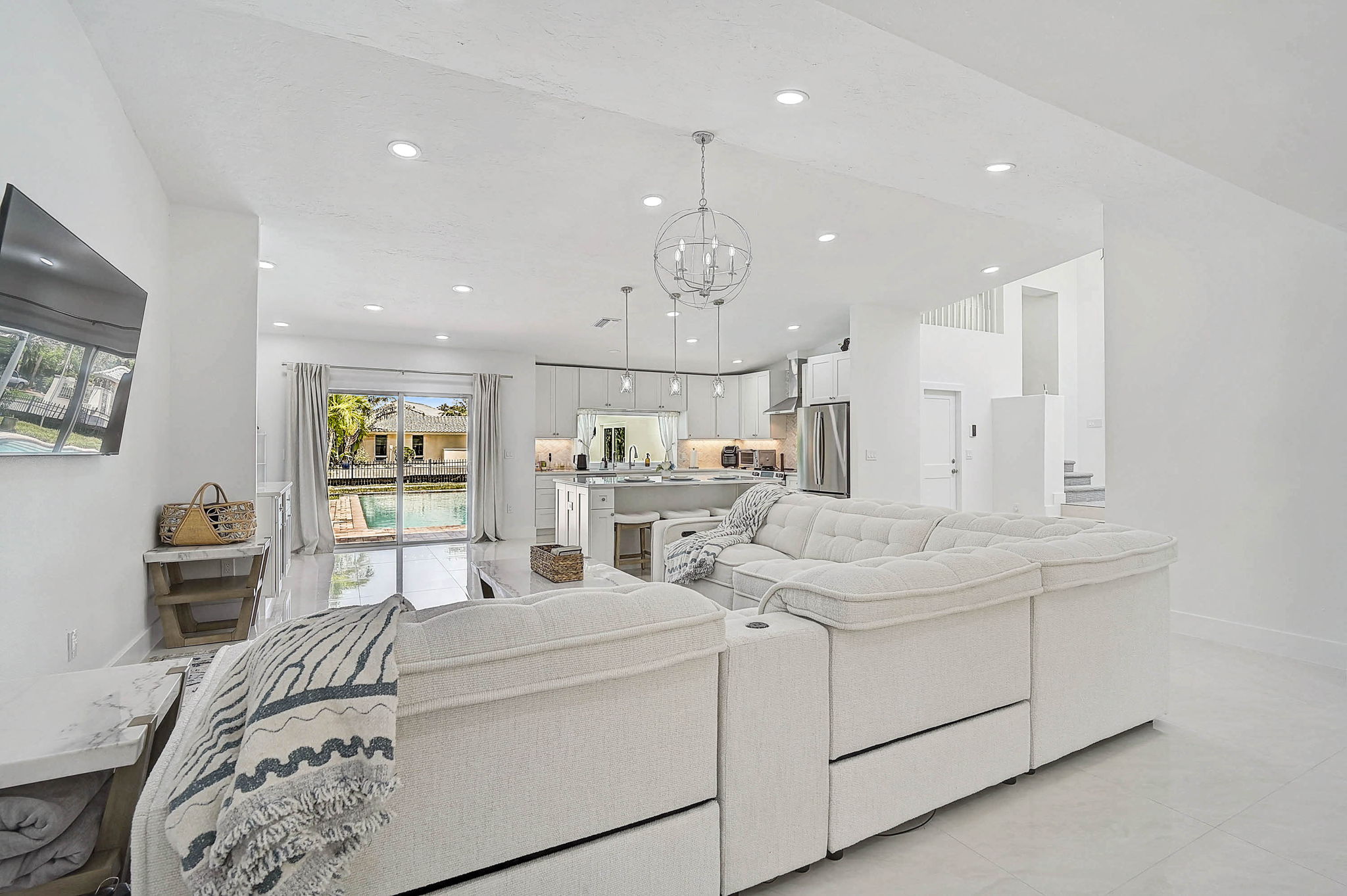4831 Primrose Path-16