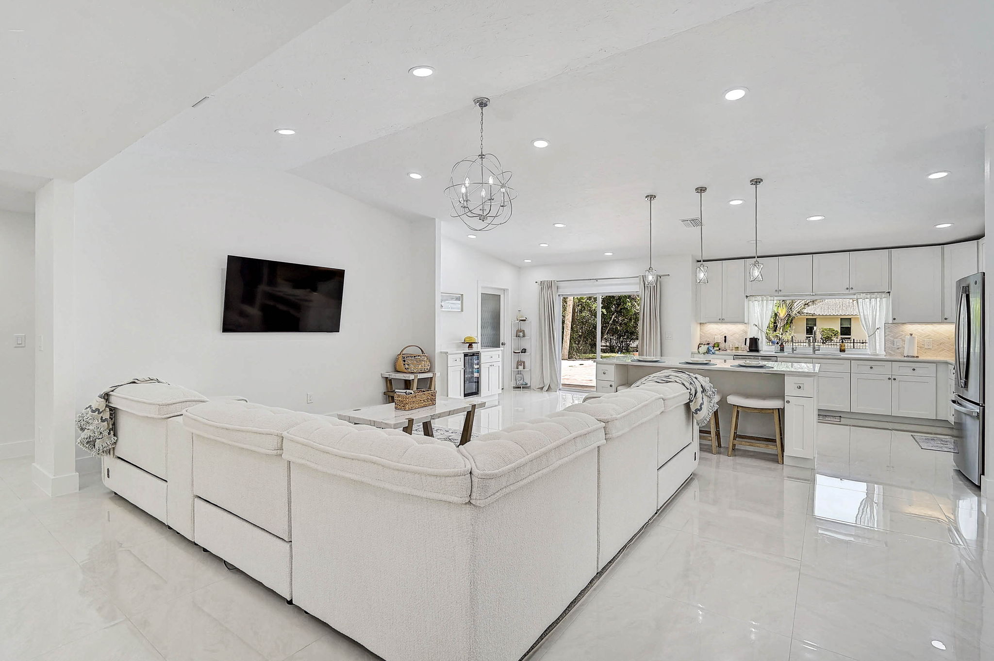 4831 Primrose Path-18