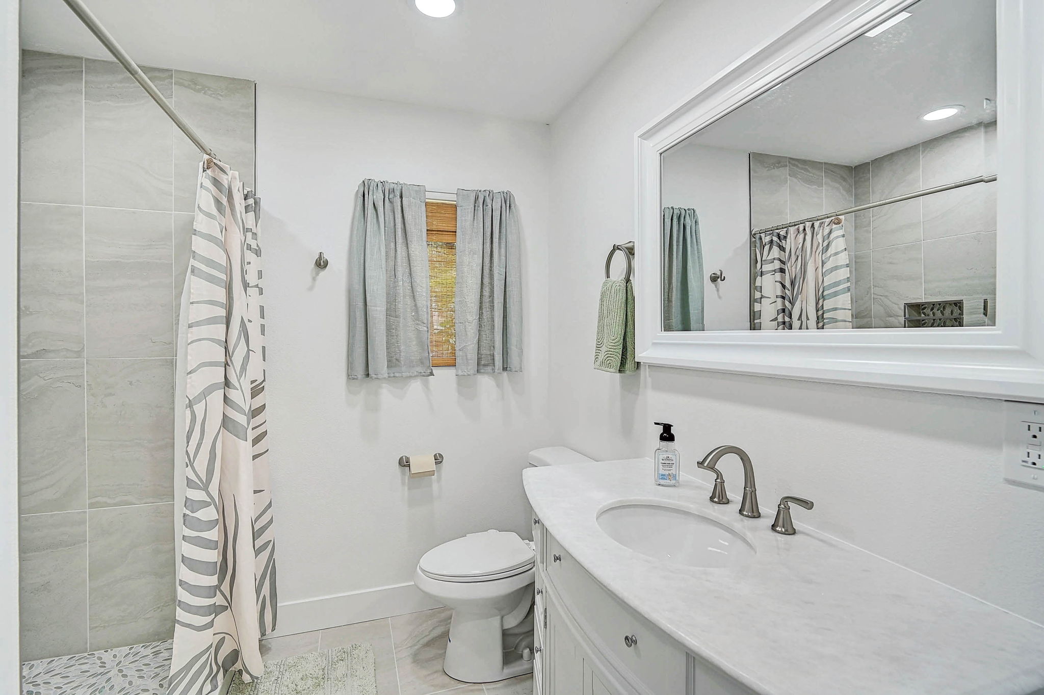 4831 Primrose Path-28