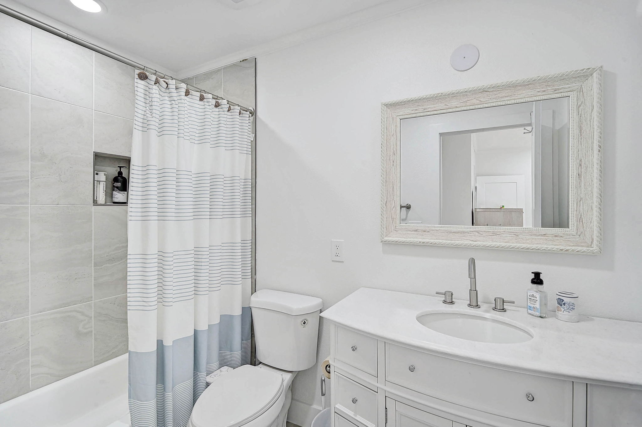 4831 Primrose Path-33